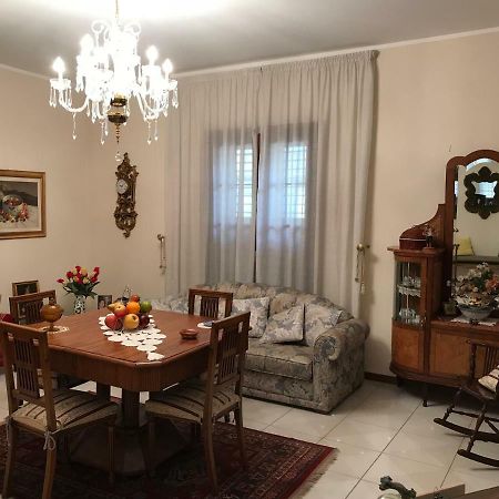 Отель La Casa Di Fausto Cesaro Экстерьер фото