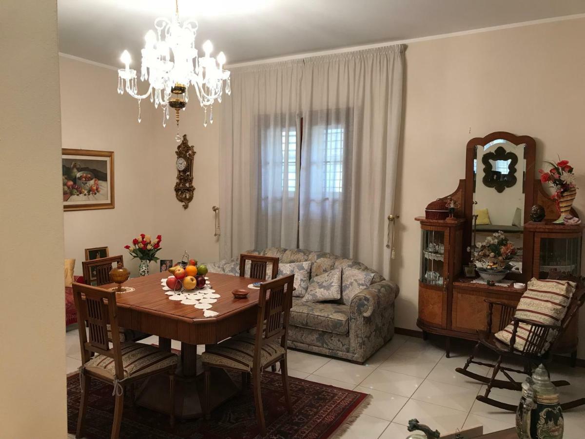 Отель La Casa Di Fausto Cesaro Экстерьер фото