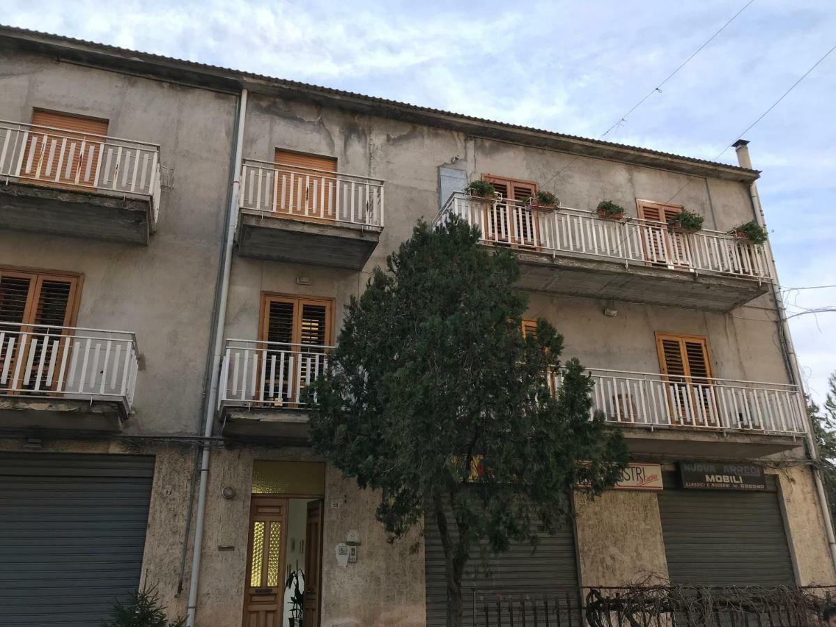Отель La Casa Di Fausto Cesaro Экстерьер фото
